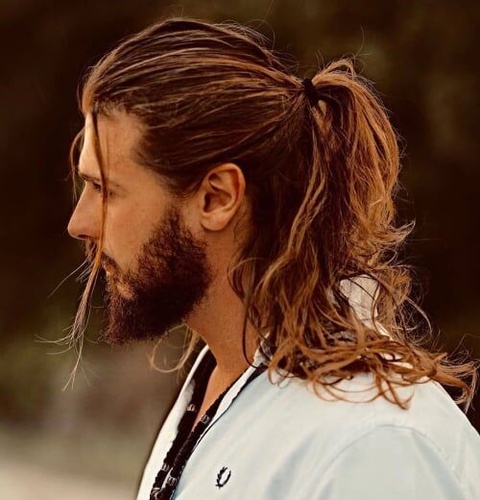 Low Ponytail with Texture