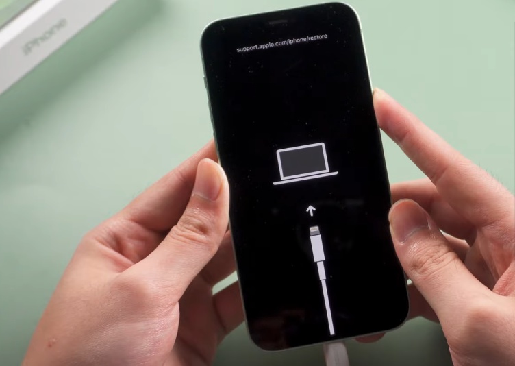 Connecting Iphone to Computer with Cable
