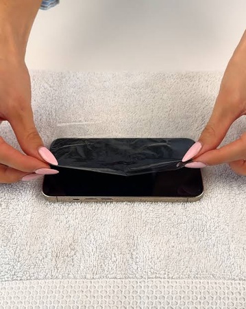 cleaning screen with included wipe