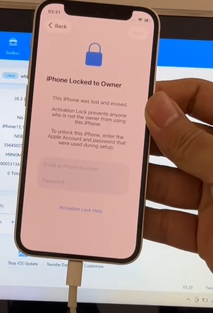 iPhone 連接電腦準備 iOS 26.4 解除啟用鎖定