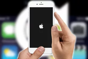 iphone stuck on iphone logo