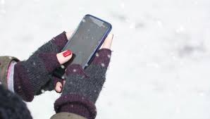 смартфон внезапно отключается на морозе