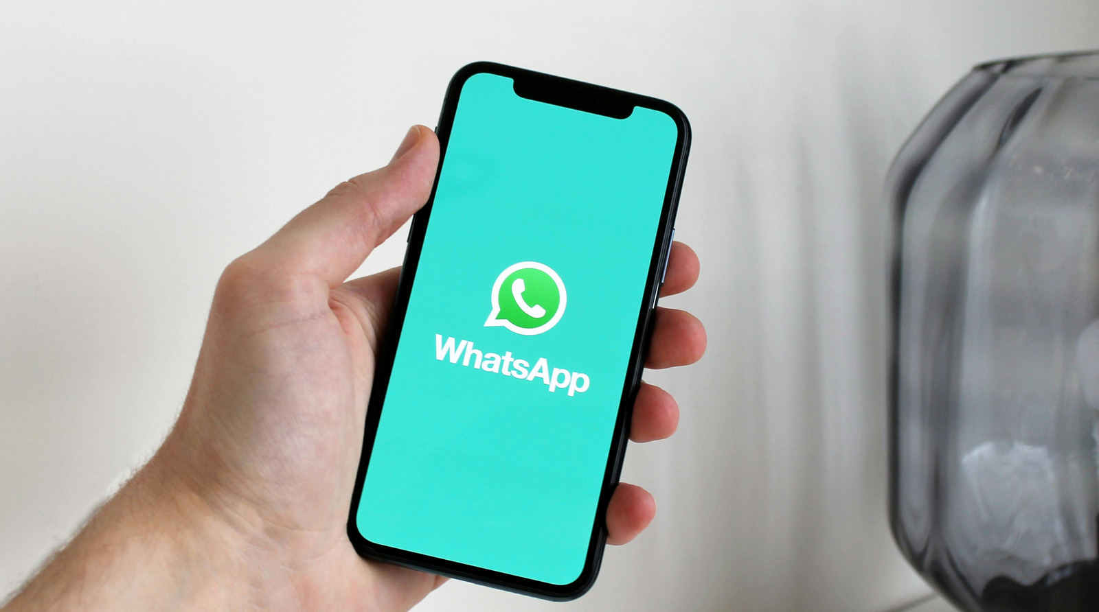 не работает whatsapp на iphone
