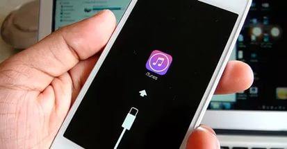 iphone завис на шнурке itunes