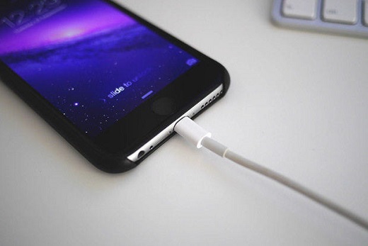 заряд аккумулятора iphone 7