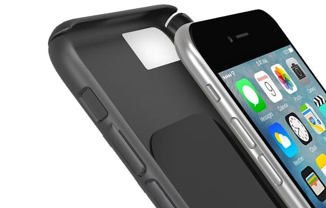 remove iphone case to fix iphone camera not focusing