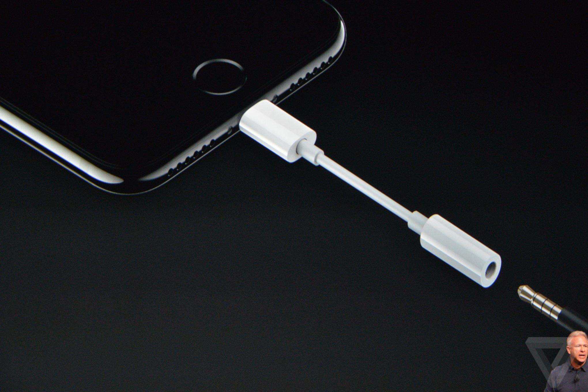 iphone earphone lightning connector