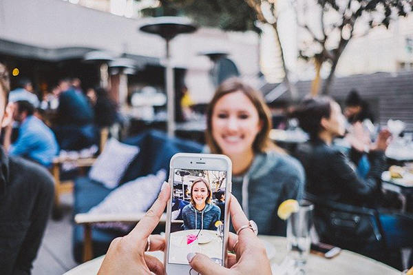 what to do with an old ipod touch - store photos